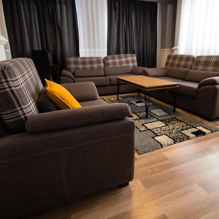 Cedartree Prishtina Lägenhet Pristina Exteriör bild