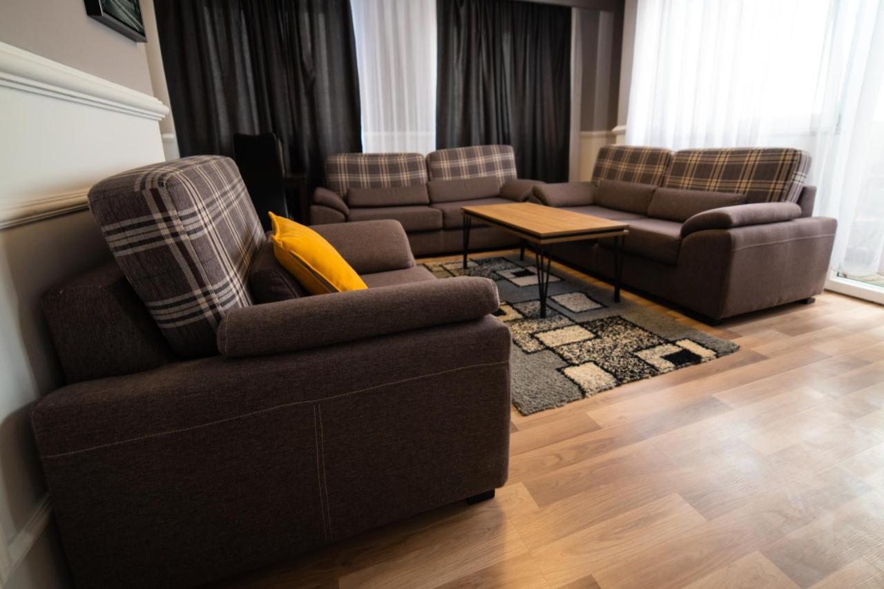 Cedartree Prishtina Lägenhet Pristina Exteriör bild