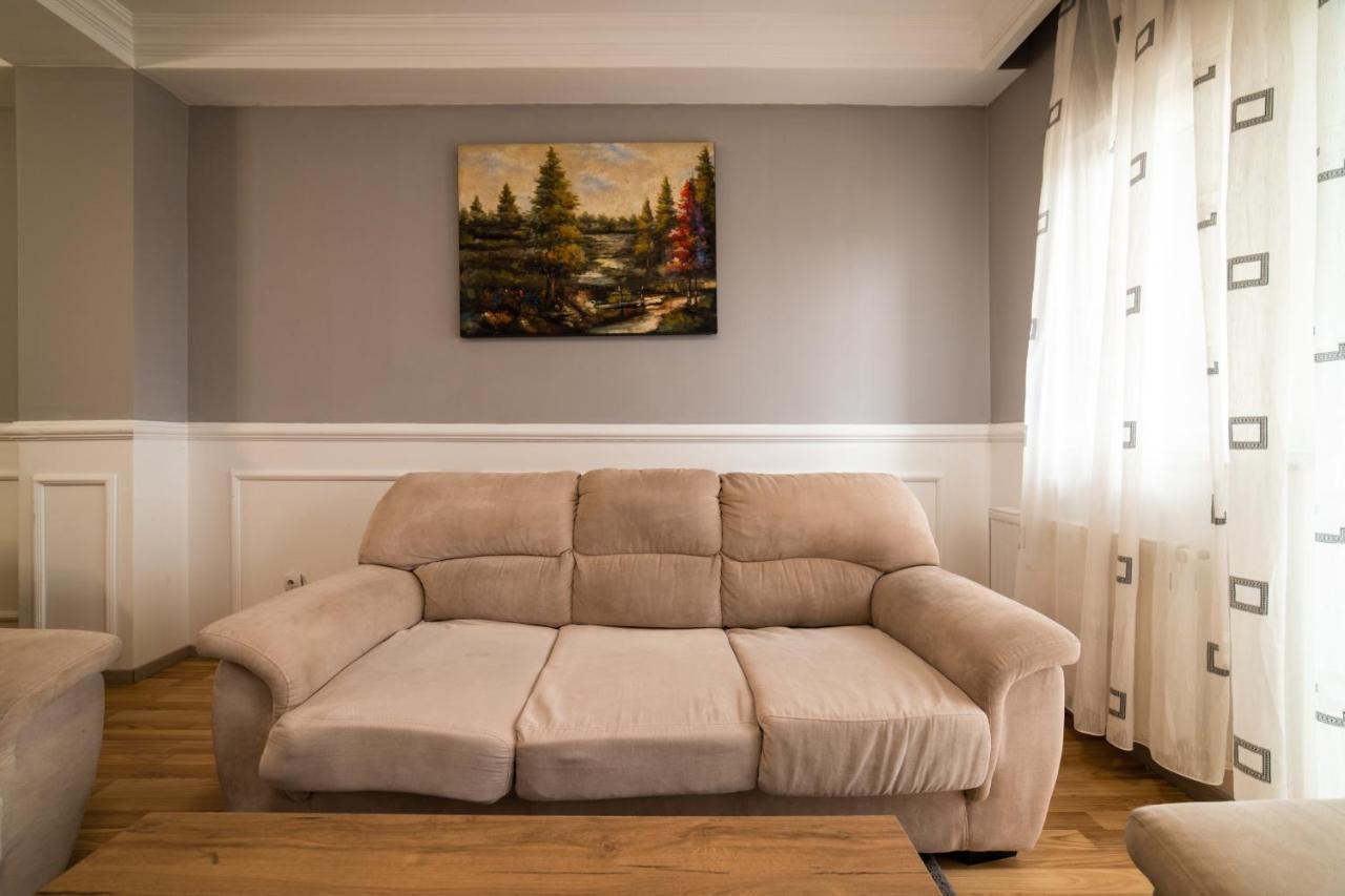 Cedartree Prishtina Lägenhet Pristina Exteriör bild