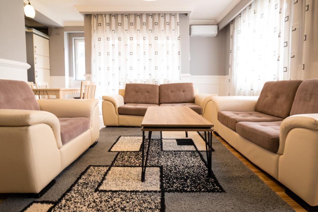 Cedartree Prishtina Lägenhet Pristina Exteriör bild
